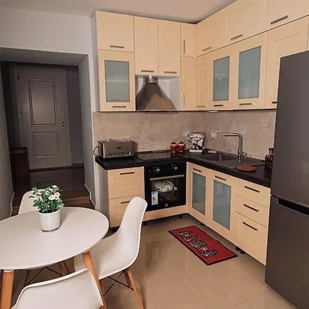 Гостевой дом Vila&apartments Kadare