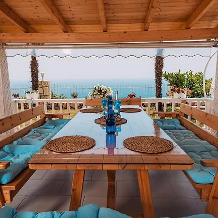 Vila&apartments Kadare Гостевой дом 4*