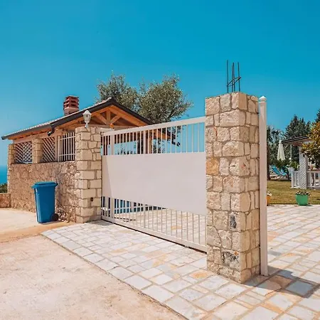 Vila&apartments Kadare Gasthuis 4*