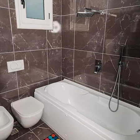 Vila&apartments Kadare Гостевой дом