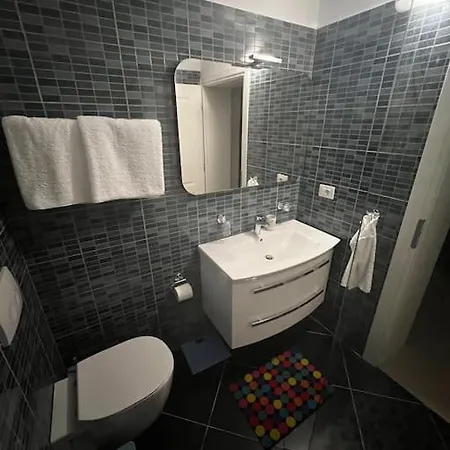 Vila&apartments Kadare