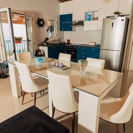 Vila&apartments Kadare Палас