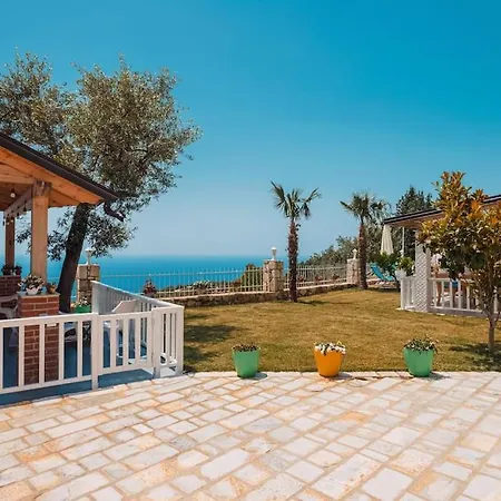 Vila&apartments Kadare Палас