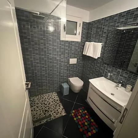 Vila&apartments Kadare Палас