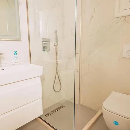 Gasthuis Vila&apartments Kadare 4*