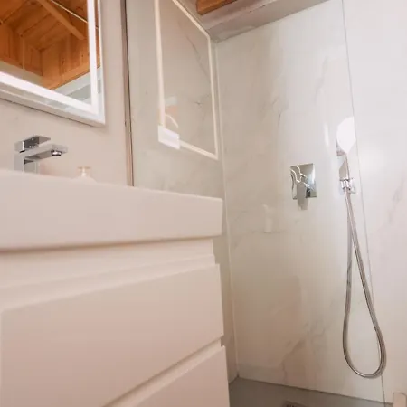 Vila&apartments Kadare Гостевой дом