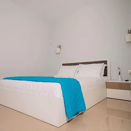 Vila&apartments Kadare Affittacamere 4*