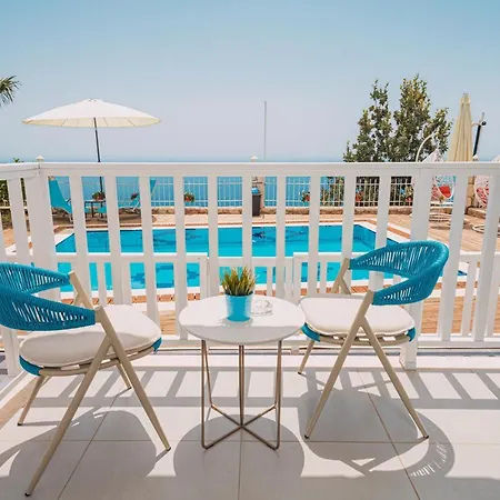 Vila&apartments Kadare Affittacamere 4*