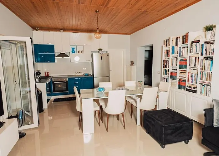 Pensión Vila&apartments Kadare 4*