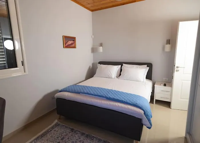 Vila&apartments Kadare Pensión 4*