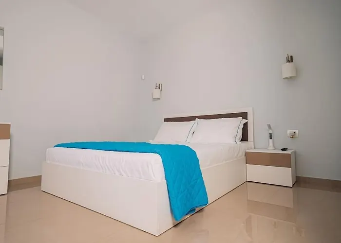 Vila&apartments Kadare Pensión 4*