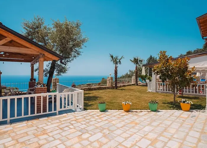 Vila&apartments Kadare Palasë