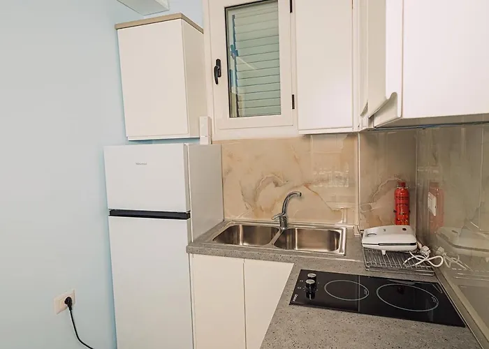 Vila&apartments Kadare Palasë